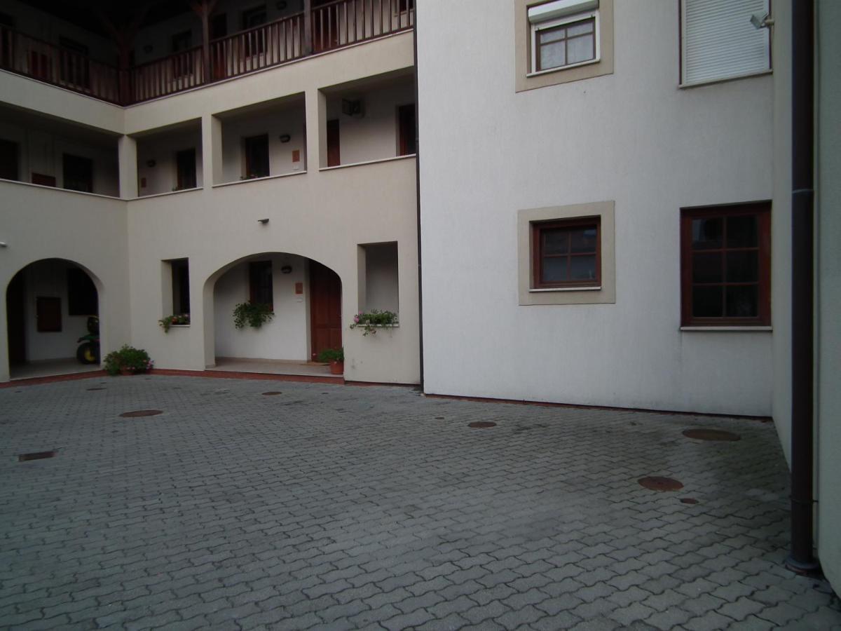 Modor Apartman Alsópáhok Pokoj fotografie